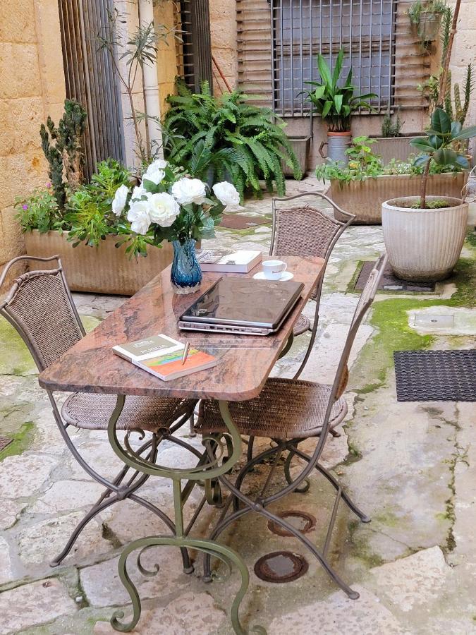 Giovinazzo Historic Apulia Old Town Stone House With Private Patio Daire Dış mekan fotoğraf